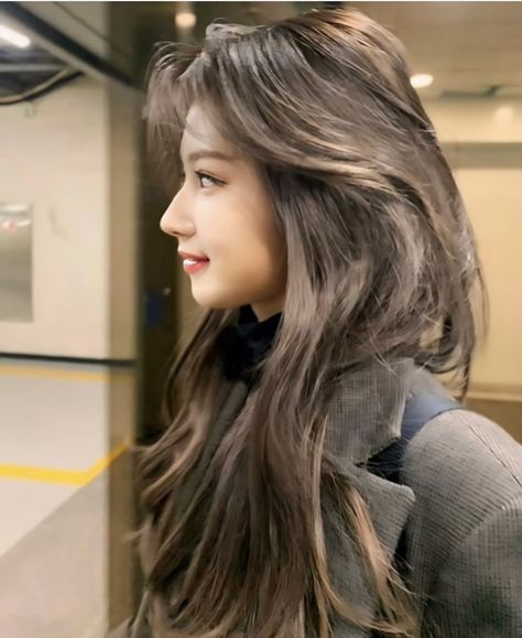 Beautiful Insecurities Nose, Sana Haircut, Sana Hair, Girlfriend Day, National Girlfriend Day, Big Nose Beauty, Pretty Nose, Girlfriends Day, Big Noses