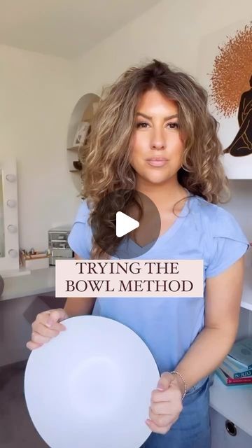 Claire 🇬🇧 on Instagram: "🥣 TRYING THE BOWL METHOD 💦    This method helps with maximising hydration and creating defined curl/wave formation by repeatedly submerging the hair after washing.     Locking in hydration and adding shine to curls is the big pull for this technique. Curls clump together better on wet hair as opposed to damp, and applying products on soaking wet hair creates smooth curls with minimal frizz.    Not as messy as I thought it could potentially be. I actually really enjoyed doing this and loved the results. I definitely had more elongated ringlets that were so soft and full of volume, and Plopping my hair after definitely helped with the drying time and keeping the clumps intact.    It’s not for every wash day, but I will do this again. What are your thoughts? Have Wet Hair Curls Fast, Curl Bowl Method, How To Do Messy Curls, Wavy Hair Bowl Method, Hair Bowl Method, Bowl Method Wavy Hair, Bowl Method Curly Hair, Overnight Curls With Wet Hair, Wet Hair Curls