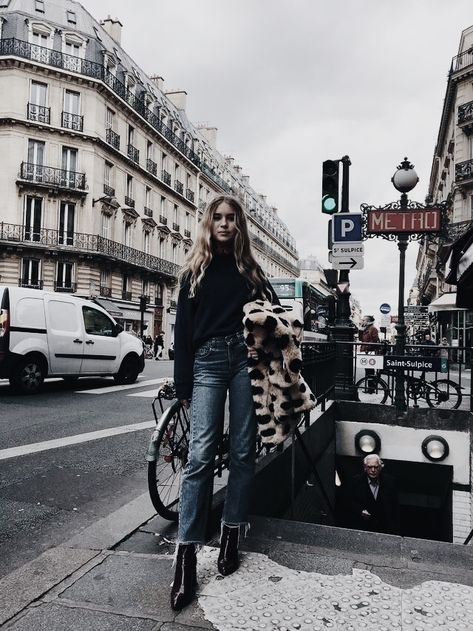 Style Parisienne, Mode Tips, Millennials Fashion, Street Style Fall Outfits, Street Style Parisian, Paris Mode, Looks Street Style, Outfit Look, Women Sweater