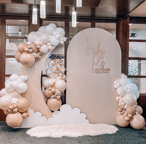 Dekor Aqiqah Baby Girl, Moon Themed Baby Shower Ideas, Gender Reveal Backdrop Ideas, Decor Aqiqah, Aqiqah Decoration, Christening Backdrop, Moon Baby Shower Theme, Fancy Baby Shower, Moon Backdrop