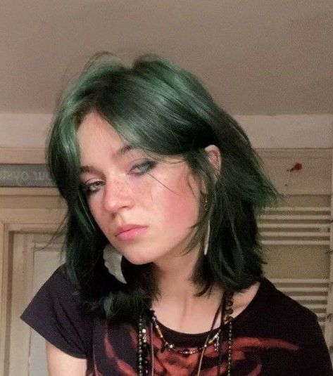 Green Tinted Hair, Dark Green Dyed Hair, Green Dyed Hair Short, Green Hair Girl Aesthetic, Aesthetic Hair Colour, Soft Green Hair, Green And Blonde Hair, Green Hair Short, Dyed Hair Green