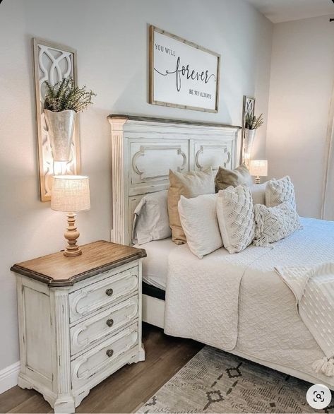 Master Bedrooms Decor Mobile Home, Amazon Farmhouse Bedroom, Farmhouse Bed Decor, White Rustic Bedroom Ideas, Farmhouse White Bedroom Furniture, Rustic White Bedroom Ideas, Modern Farmhouse Bedroom Wall Decor, Farmhouse Bedroom White Furniture, Mobile Home Master Bed Remodel