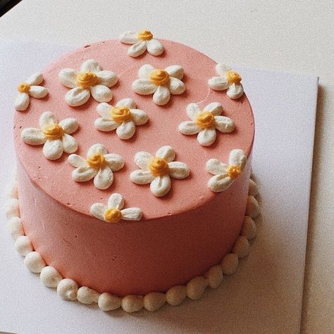 Simple Cake Ideas, Easy Cakes, Pastel Cakes, Simple Cake Designs, Mini Cakes Birthday, Simple Cake, Cute Baking, Simple Birthday Cake, Pretty Birthday Cakes