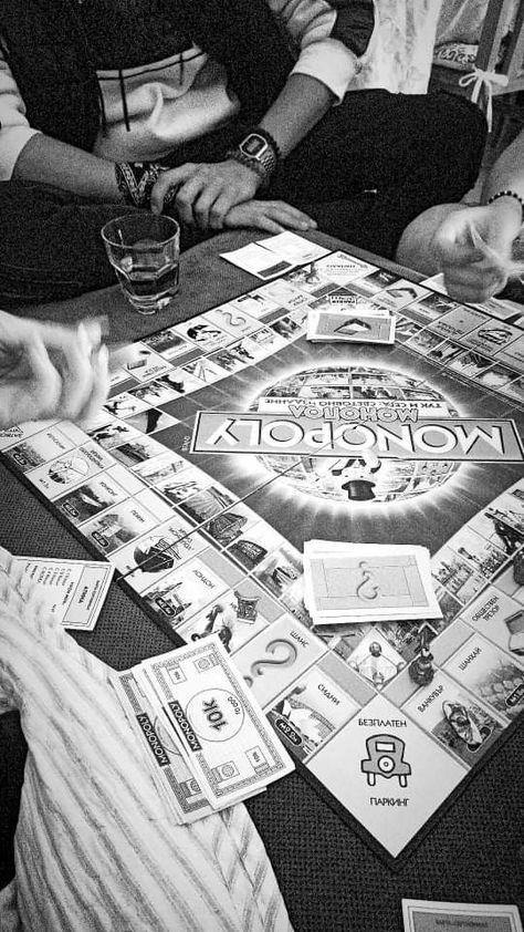 Monopoly Astethic, Monopoly Aesthetic, Best Friend Summer, Aesthetic Bff, Game Night Parties, Friend Activities, Wild Love, Grad Party, Grad Parties