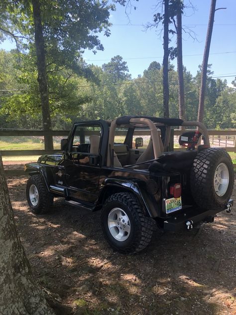 Jeep Convertible, Old Jeep Wrangler, Jeep Wrangler Truck, Two Door Jeep Wrangler, Lifted Jeeps, Jeep Dogs, Jeep Baby, Green Jeep, Explore Aesthetic