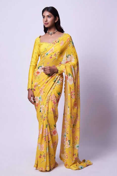 Gold Georgette Mirror Embroidered Floral Patterned Bridal Saree With Blouse Kavitha Gutta, Yellow Georgette Saree, Gold Saree, Floral Sarees, Saree Georgette, Black Lehenga, Floral Saree, Round Pattern, Yellow Saree