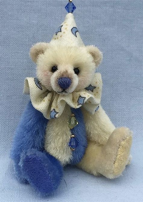 Mini Creations, Tiny Teddies, Bear Drawing, Stuff Animals, Charlie Bears, Christmas Teddy Bear, Watercolor Projects, Bear Outfits, Tiny Things