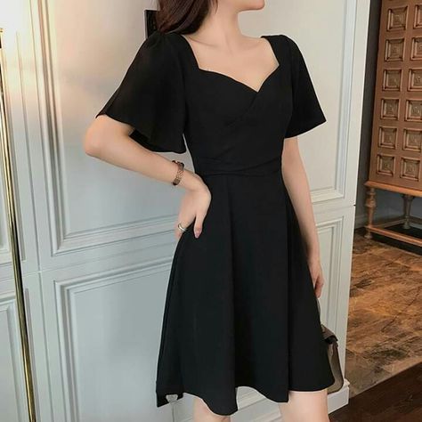 Black Dress Semi Formal Classy, Semi Formal Dresses Short Long Sleeve, Concert Black Outfit Band, Simple Dress Formal Classy, Semi Formal Dresses Modest, Semi Formal Black Dress, Semi Formal Dresses Black, Semi Formal Outfits, Black Dresses Classy