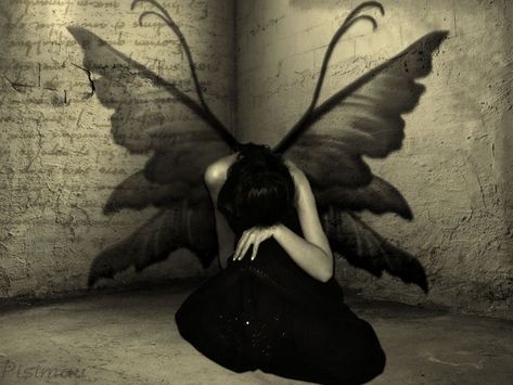 Goth Fairy, Mazzy Star, Dark Fairy, Beautiful Dark Art, Aesthetic Pics, Ethereal Art, A Butterfly, Black Aesthetic, Dark Aesthetic