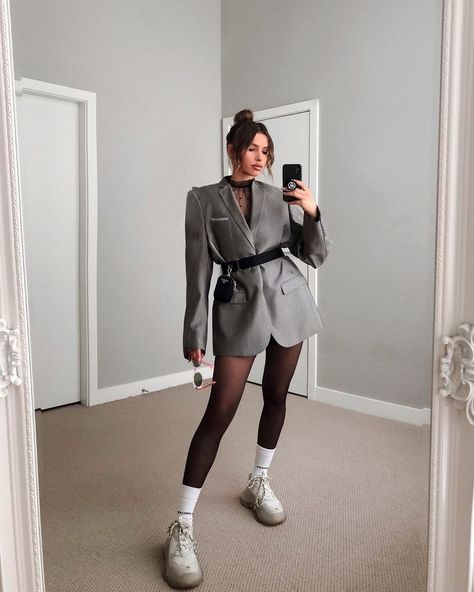 Tights And Sneakers Outfits, Socks With Sneakers Outfit, Outfits With Black Tights, Tights And Trainers, White Socks And Sneakers, Tights And Sneakers, Sneakers Outfit Work, Nike Fashion Sneakers, Tights Outfits