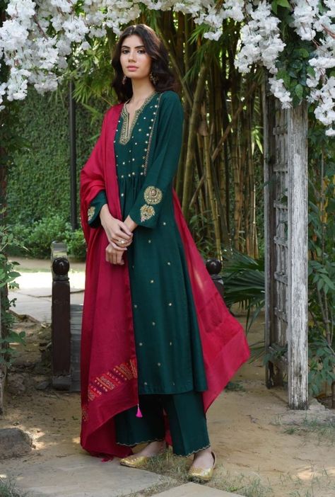 Bottle Green Anarkali Dresses, Bottle Green Kurta Women, Bottle Green Suits Women Indian, Bottle Green Colour Combinations Dress, Bottle Green Contrast Color Suit, Dark Green Contrast Color Combinations, Bottle Green Kurti Design, Bottle Green Color Combination, Bottle Green Salwar Suit