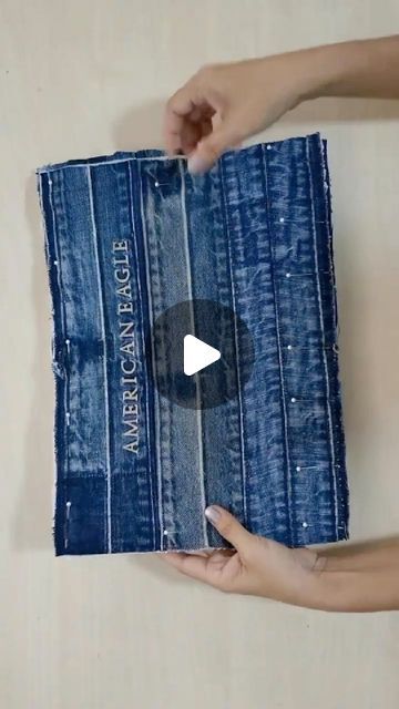 SisterQuilt on Instagram: "How to make Crossbody Bag | Sewing | Tutorial" Diy Jean Purse, Diy Crossbody Bag, Diy Jeans Bag Tutorial, Crossbody Bag Sewing, Crossbody Bag Tutorial, Diy Jean Bag, Old Jeans Recycle, Jeans Recycle, Arrow Quilt