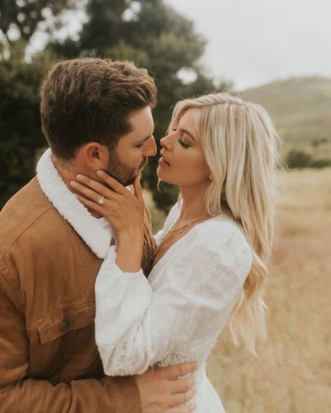 intimate wedding photographer (@ashabaileyphotography) • Instagram photos and videos Asha Bailey, Couple Romance, Rain Rain, Funny Story, Open Field, Engagement Photo Outfits, 3 In One, Photography Inspo, Funny Stories