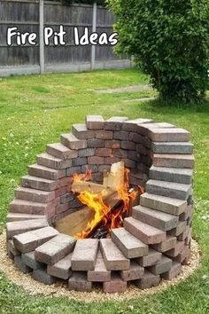 Fire Pit Ideas For My Backyard - simple DIY fire pits and fire pit designs Backyard Fire Pit Ideas, Fire Pit Plans, Outside Fire Pits, Pergola Diy, Backyard Fire Pit, Brick Fire Pit, Fire Pit Ideas, Outdoor Fire Pit Designs, Backyard Seating