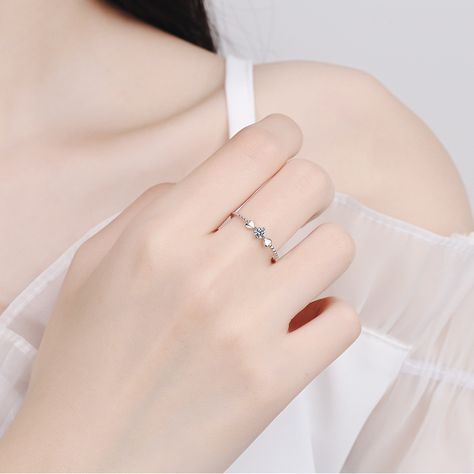 ✨✨New Arrival✨✨ Experience the beauty and elegance of our S925 Sterling Silver Heart Wave Ring Buy Now and get FREE Shipping on all orders: https://www.kaldas.ae/products/s925-sterling-silver-heart-wave-ring Cute Rings Silver, Heart Engagement, Modern Gold Jewelry, Heart Engagement Rings, Rings Silver, Cute Rings, Wedding Idea, 3 Carat, Girls Jewelry