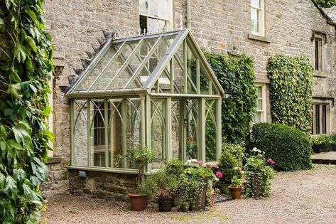 Glass porch in style of Victorian greenhouse over front door of stone house Victorian Conservatory, Sas Entree, Glass Porch, Victorian Greenhouse, Victorian Greenhouses, Victorian Porch, Front Porch Design, Interior Design Images, Backyard Greenhouse