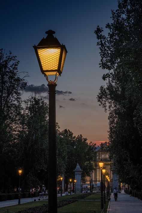 Sunset Street Lamp Light - Free photo on Pixabay Black Car Wallpaper, Sunset Street, Street Lamp Post, Night Window, Landscape Lighting Design, Red Street, Street Image, Building Aesthetic, Iphone Wallpaper Sky