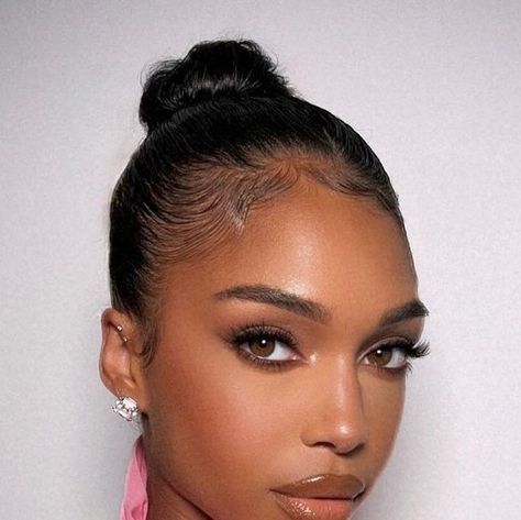 Lori Harvey Piercings, Soft Girl Makeup, Golden Makeup, African American Beauty, Bad Makeup, Lori Harvey, Brown Skin Makeup, Dark Skin Makeup, Kiss Makeup