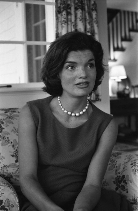 Jackie Kennedy in the Early Sixties: Making of an American Icon | LIFE.com Jackie O Style, Lee Radziwill, Jackie Onassis, Alfred Eisenstaedt, American Icons, Jackie O, We Are The World, Mode Vintage, First Lady