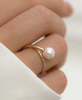 Rings | NEW ONE by Schullin Pearl Ring Designs, Pearl Ring Design, Pearls Ring, Pearl Rings Vintage, Couple Ring Design, Ring Stacks, Silver Pearl Ring, Pearl Jewelry Design, 10k Gold Ring