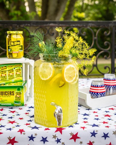 Pickle Lemonade Pickle Lemonade, Pickle Juice Recipe, Banana Pepper Rings, Hot Banana Peppers, Easy Pickle, Kosher Dill Pickles, Olive Bread, Pickle Chips, Pickle Butter