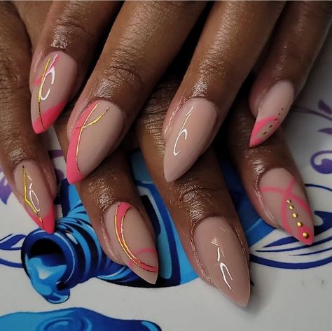 Cute Pedicure Ideas, Nail Colors For Dark Skin, Almond Stiletto, Pedicure Ideas, Colors For Dark Skin, Sassy Nails, Short Coffin, Summer Shades, Spring Nail Colors