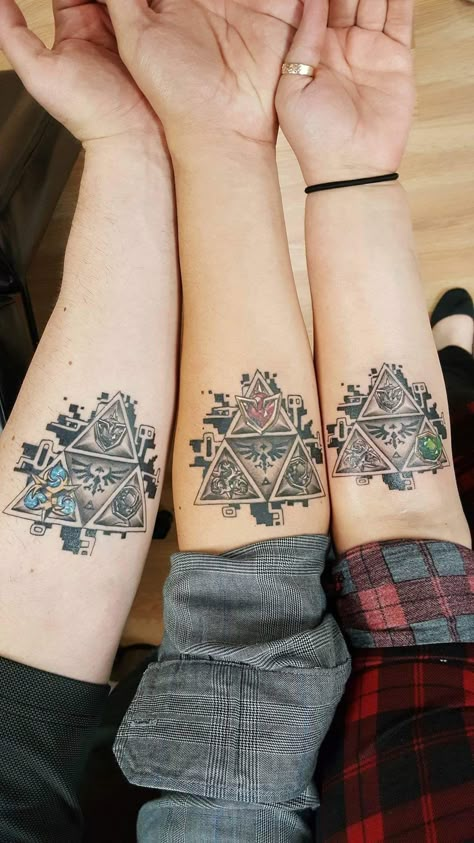 Matching Fantasy Tattoos, Loz Tattoo Ideas, Zelda Tattoo Sleeve, Legend Of Zelda Tattoo Ideas, Ocarina Of Time Tattoo, Runescape Tattoo, Cute Couple Tattoo Ideas, Zelda Tattoo Ideas, Cute Couple Tattoo