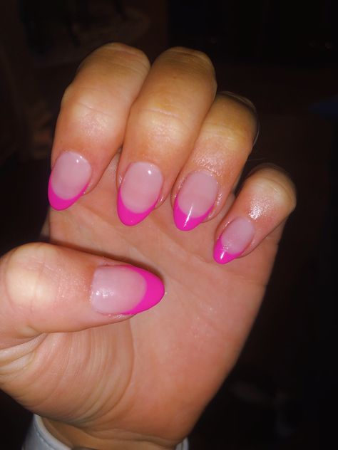 Magenta Tip Nails, Pink Oval French Tip Nails, Hot Pink Glitter French Tip Nails, Magenta French Tip Nails, Nail Ideas Solid Colors, Snowball Nails, Neon Pink French Tip Nails, Hot Pink French Tips, Summa Nails