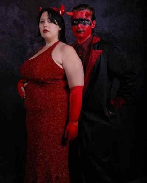 Awkward Prom Photos, Fail Pictures, Funny Prom, Pic Funny, Prom Dates, Funny Drunk, Hilarious Animals, Awkward Photos, Prom Couples