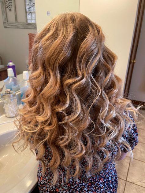 Bubble wand and 30 minutes later Bubble Curls, Bubble Curling Wand, Bubble Wand Curls, Bubble Wands, Wand Curls, Blonde Hair, Hair Inspo, Blonde, Bubbles