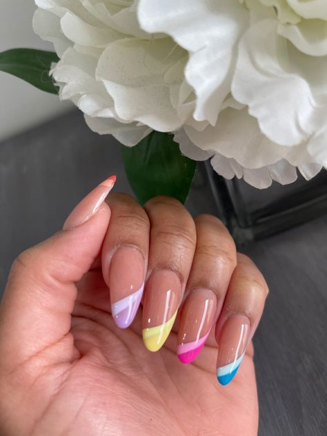 Acrylics Short, Beachy Designs, Spring Nails 2023, Almond Acrylic Nails Designs, Mermaid Magic, Almond Nails Designs, Almond Acrylic Nails, Vacation Vibes, Round Nails