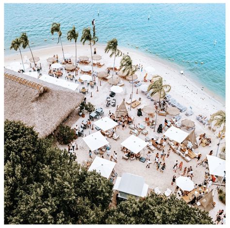 Miami Beach Club, Restaurant Beach, Miami Restaurants, Beach Restaurant, Beach Lounge, Island Park, Downtown Miami, Paradise Found, Rustic Theme