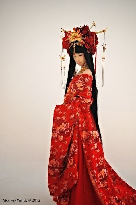 Chinese Wear Fashion, Geisha Clothes, Chinese Costume Women, Geisha Outfit, Geisha Dress, Chinese Kimono, Japan Dress, Bride Of The Water God, Water God