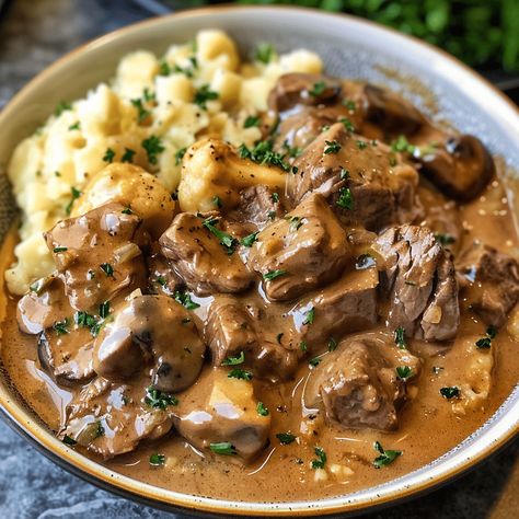 Quick and Simple Slow Cooked Steak Diane Casserole Slow Cooked Steak, Steak Diane Recipe, Easy Delicious Meals, Steak Casserole, Steak Diane, Slow Cooker Steak, Crockpot Steak, Billy Parisi, Steak And Mushrooms