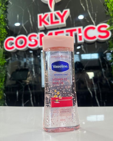 Members of the Kly army are literally ripping these products out of the shelves! And we love it. Here are some products the army purchased the most this week. VASELINE VITAMINE B3 BODY OIL 400ML 🏷️ 24,000 SIMPLE REFRESHING FACIAL WASH 150ML 🏷️ 9,500 SKIN BY ZARON VITAMINE C BODY LOTION 500ML 🏷️ 16,500 THE ORDINARY GLYCOLIC ACID 7% TONING SOLUTION 240M 🏷️ 25,000 I’M FROM RICE TONER 150ML 🏷️ 32,000 MEDIX 5.5 VITAMIN C + TURMERIC FIRM + BRIGHTEN BODY TREATMENT414ML 🏷️ 25,000 DR TEALS CIT... Dr Teals, Rice Toner, The Ordinary Glycolic Acid, Vitamin B3, The Army, Facial Wash, Glycolic Acid, Vaseline, Body Oil