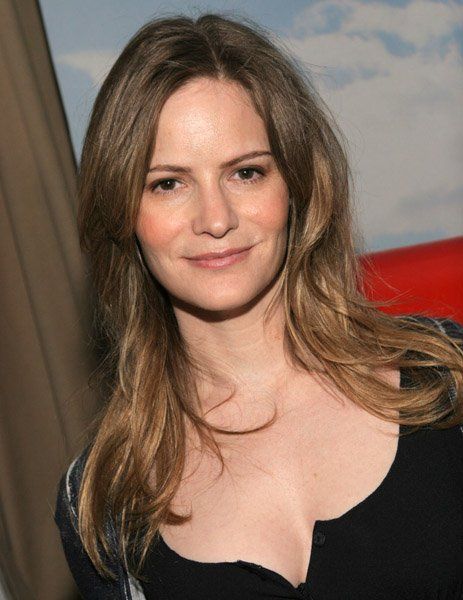 Jennifer Jason Leigh a.k.a. Jennifer Leigh Morrow  - She changed her surname early in her acting career, taking the middle name "Jason" in honor of actor Jason Robards, a family friend. Jennifer Jason Leigh, Bridget Fonda, Quentin Tarantino Films, The Hateful Eight, Jennifer Lee, Cool Braids, Actrices Hollywood, Tv Stars, Picture Photo