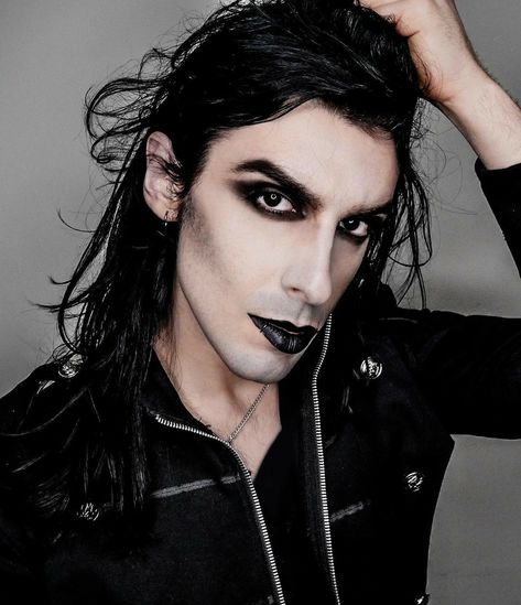 Goth Makeup Looks Men, Male Emo Makeup, Men Goth Makeup, Mens Goth Makeup, Goth Makeup Men, Male Goth Makeup, Goth Guys, Heavy Metal Fashion, Black Lipstick