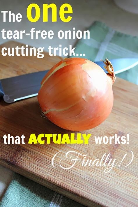 Easy Homesteading How To Cut Onions, Onion Juice, Light A Candle, Food Info, Stop Crying, Food Facts, Baking Tips, Cooking Kitchen, Kitchen Stuff