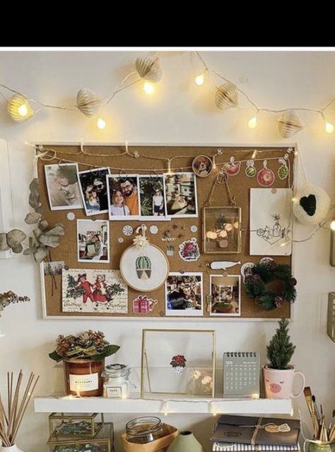 Pinboard In Bedroom, Photo Pin Board Ideas, Pin Boards Aesthetic, Cork Mood Board, Cork Notice Board, Cute Bulletin Board Ideas Bedroom, Room Notice Board Ideas, Cork Board Above Desk, Corkboard Picture Ideas