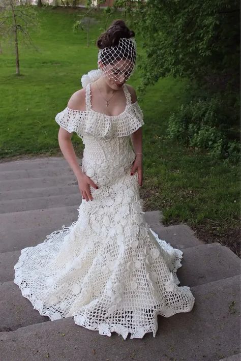 Twisted Toilet Paper Crochet Wedding Dress Free Wedding Dress Patterns, Paper Wedding Dress, Toilet Paper Wedding Dress, Crochet Wedding Dress Pattern, Crochet Wedding Dresses, Wedding Dress Patterns, Dress Patterns Free, Crochet Wedding, Wedding Dresses With Flowers