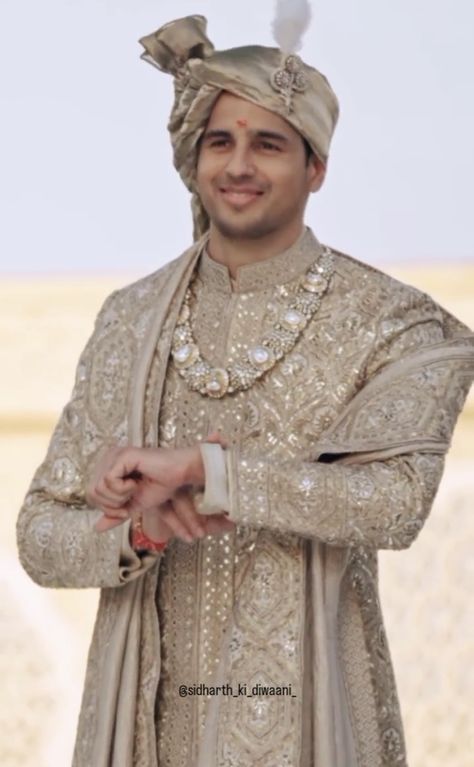 Wedding Dresses Men, Indian Wedding Outfits For Men, Groom Indian Wedding Outfits, Marriage Clothes, Indian Groom Dress, Indian Wedding Clothes For Men, Sherwani For Men Wedding, Wedding Kurta For Men, Groom Dress Men