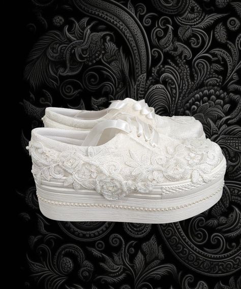 Bride Converse Sneakers, Tulle Lace Sneakers, Wedding Pearl Shoes, Platform Shoe, Bride Shoes, Wedge Heel Comfortable Wedding Dress Shoes Bride Converse, Sneakers Wedding, Comfortable Wedding Dress, Baskets Converse, Wedding Shoes Platform, Pearl Shoes, Wedding Shoes Comfortable, Platform Shoe, Wedding Dress Shoes