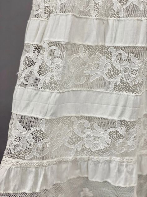 Antique 1900s 1910s White Cotton Lace Edwardian Petticoat Skirt, Large 32 Waist Edwardian Skirt, 20s Costume, Corset Cover, Petticoat Skirt, Bride Lingerie, White Victorian, Chemise Dress, 1920 Fashion, Hoop Skirt