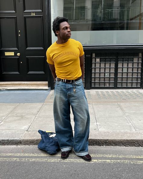 wrong era, right people Male Urban Fashion, Slay Fits, Skater Outfit, Fits Inspiration, Fit Pics, Skater Aesthetic, Mens Outfit Inspiration, Fit Ideas, Cool Fits