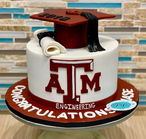 Aggie Graduation Party, Desserts For Christmas, High School Graduation Cakes, College Graduation Cakes, Christmas Dessert Ideas, Graduation Cake Designs, Decorating Desserts, Graduation Party Desserts, Grad Cake