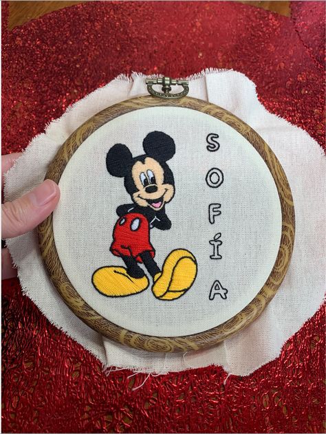 Mickey Mouse Hand Embroidery, Mickey Embroidery, Mickey Mouse Embroidery, Disney Embroidery Designs, Disney Embroidery, Sewing Embroidery Designs, Hand Embroidery Design, Mickey And Friends, Embroidery Hoop