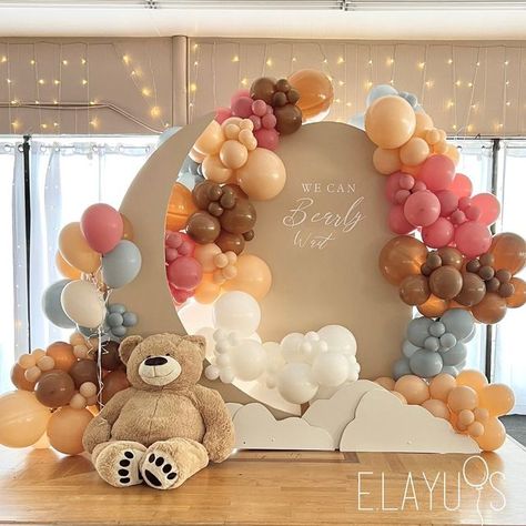 Gender Reveal Inspiration, Bear Theme Backdrop, Gender Reveal Backdrop Ideas Backgrounds, We Can Bearly Wait Gender Reveal, Baby Shower Sign Ideas, Can Bearly Wait Baby Shower Ideas, We Can Bearly Wait Backdrop, Bear Gender Reveal Ideas, Gender Reveal Balloon Garland