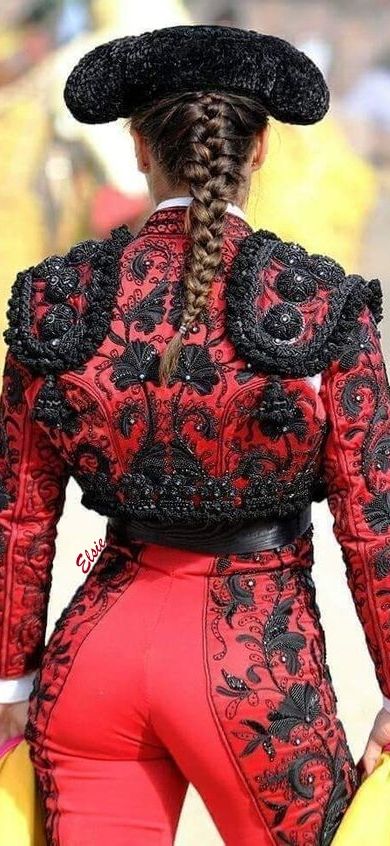 Mariachi Outfit, Matador Costume, Outfits For Spain, Spanish Clothing, Festival Outfits Rave, Latina Fashion Outfits, Flamenco Dancers, Latina Fashion, Eve Outfit