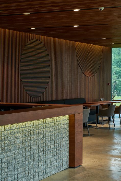 Gallery of The V Golf Club / PONAMA - 10 Golf Restaurant Interior, Golf Country Club Interior, Golf Club Interior Design, Golf Club Interior, Tennis Clubhouse, Golf Restaurant, Golf Club Design, Golf Lounge, Golf Club Fitting