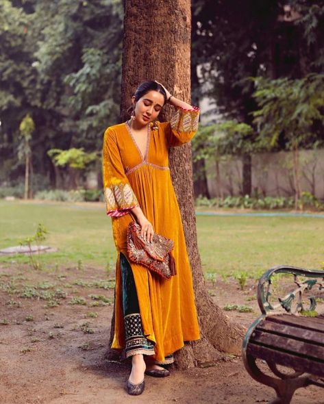 OGAAN INDIA on Instagram: “Taking some easy festive-dressing inspiration from @sanjanabatra . She’s wearing a vibrant velvet kurta set from Rajiramniq. For prices…” Velvet Kurta Set, Velvet Kurta, Haldi Outfit, Shadi Dresses, Velvet Dress Designs, Fashion Design Sketchbook, A Line Kurta, Elegant Blouse Designs, The Jewel